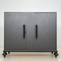 Industrinio stiliaus pilka dviejų durų komoda 53x161x130 cm