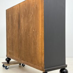 Industrinio stiliaus pilka dviejų durų komoda 53x161x130 cm