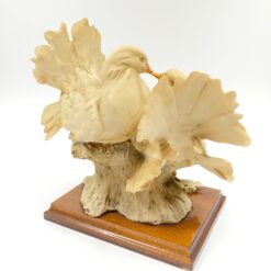 G. Armani keramikinė statula “Balandžių bučinys” 19x25x24 cm