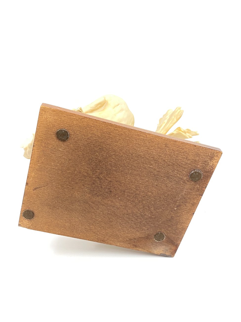 DM0076-keramikines-skulpturos-12 G. Armani keramikinė statula “Balandžių bučinys” 19x25x24 cm