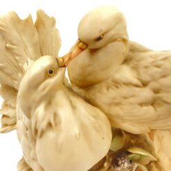 G. Armani keramikinė statula “Balandžių bučinys” 19x25x24 cm