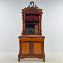 Rokoko stiliaus raudonmedžio bufetas 50x104x228 cm