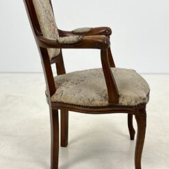 Riešutmedžio rėmo krėsliukas su gobelenu 58x61x82 cm, 43 cm