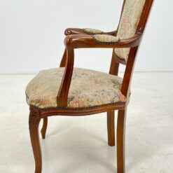 Riešutmedžio rėmo krėsliukas su gobelenu 58x61x82 cm, 43 cm