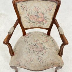 Riešutmedžio rėmo krėsliukas su gobelenu 58x61x82 cm, 43 cm