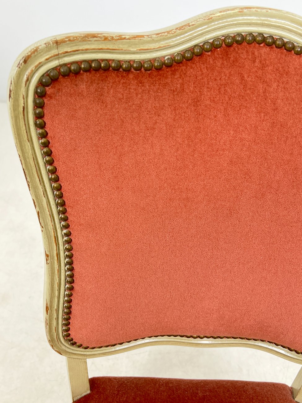 DM0119-kedes-13 Provanso stiliaus kėdės su veliūru 6 vnt. komplektas 55x48x99 cm, 49 cm