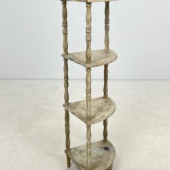 Provanso stiliaus medinė kampinė etažerė – lentyna 33,5x48x115 cm