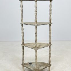 Provanso stiliaus medinė kampinė etažerė – lentyna 33,5x48x115 cm