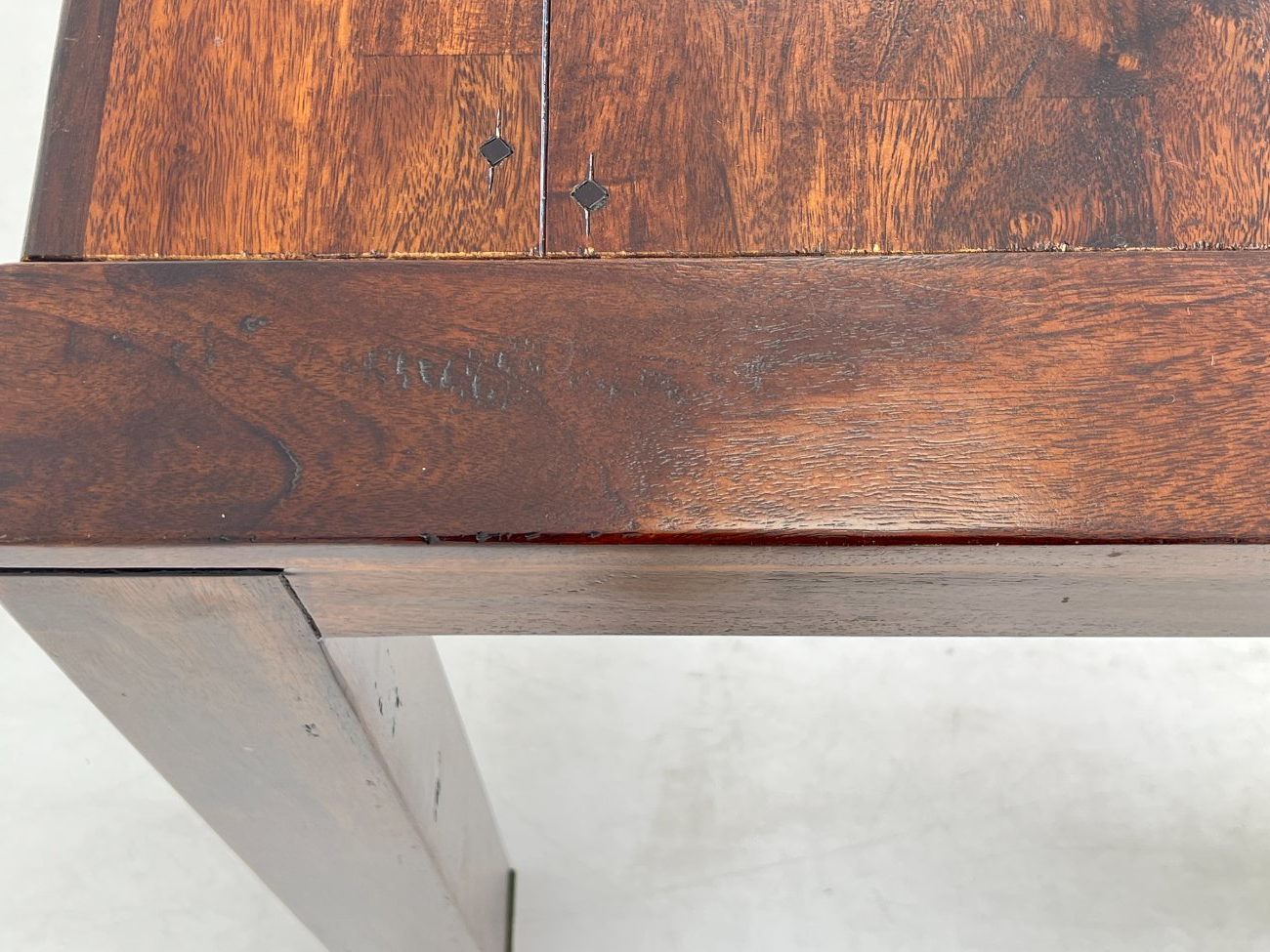 DM0140-stalai-9 Vintažinis medinis valgomojo stalas 90x148x77,5 cm