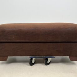 Dvivietis dirbtinės zomšos prieškambario pufas – skrynia 63x122x49 cm