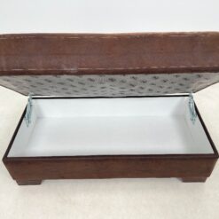 Dvivietis dirbtinės zomšos prieškambario pufas – skrynia 63x122x49 cm