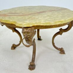 Žalvarinio rėmo staliukas su onikso stalviršiumi 82x82x48 cm