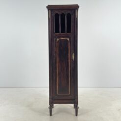 Ąžuolinis vienų durų bufetas su žalvario detalėmis 37x49x170 cm