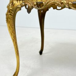 Stačiakampis žalvario rėmo staliukas akmeniniu stalviršiumi 50,5x81x49,5 cm