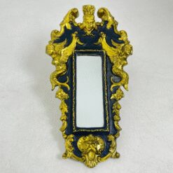 Siauras veidrodis juodame rėme su aukso spalvos ornamentais 5x32x58,5 cm