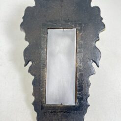 Siauras veidrodis juodame rėme su aukso spalvos ornamentais 5x32x58,5 cm