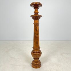 Drožinėta riešutmedžio kolona 22x22x119 cm