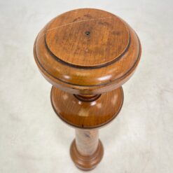 Drožinėta riešutmedžio kolona 22x22x119 cm