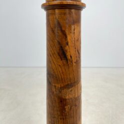 Drožinėta riešutmedžio kolona 22x22x119 cm