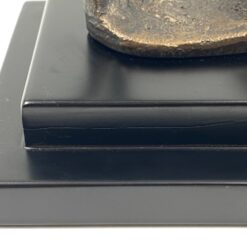 Metalinė skulptūra ant plastiko postamento “Vyras ir moteris” 11x14x28 cm