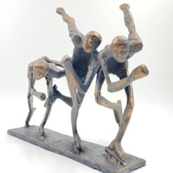 Ketaus statula “Trys čiuožėjai” 17x40x29 cm