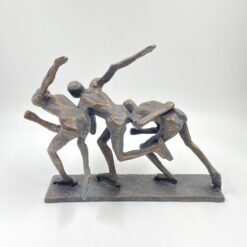 Ketaus statula “Trys čiuožėjai” 17x40x29 cm