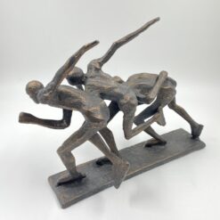 Ketaus statula “Trys čiuožėjai” 17x40x29 cm