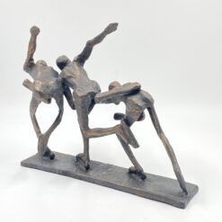 Ketaus statula “Trys čiuožėjai” 17x40x29 cm