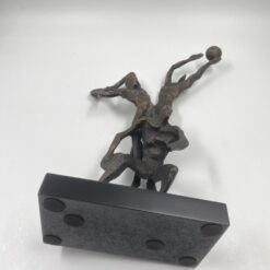 Ketaus statula ant plastikinio postamento “Trys krepšininkai” 12x24x40,5 cm