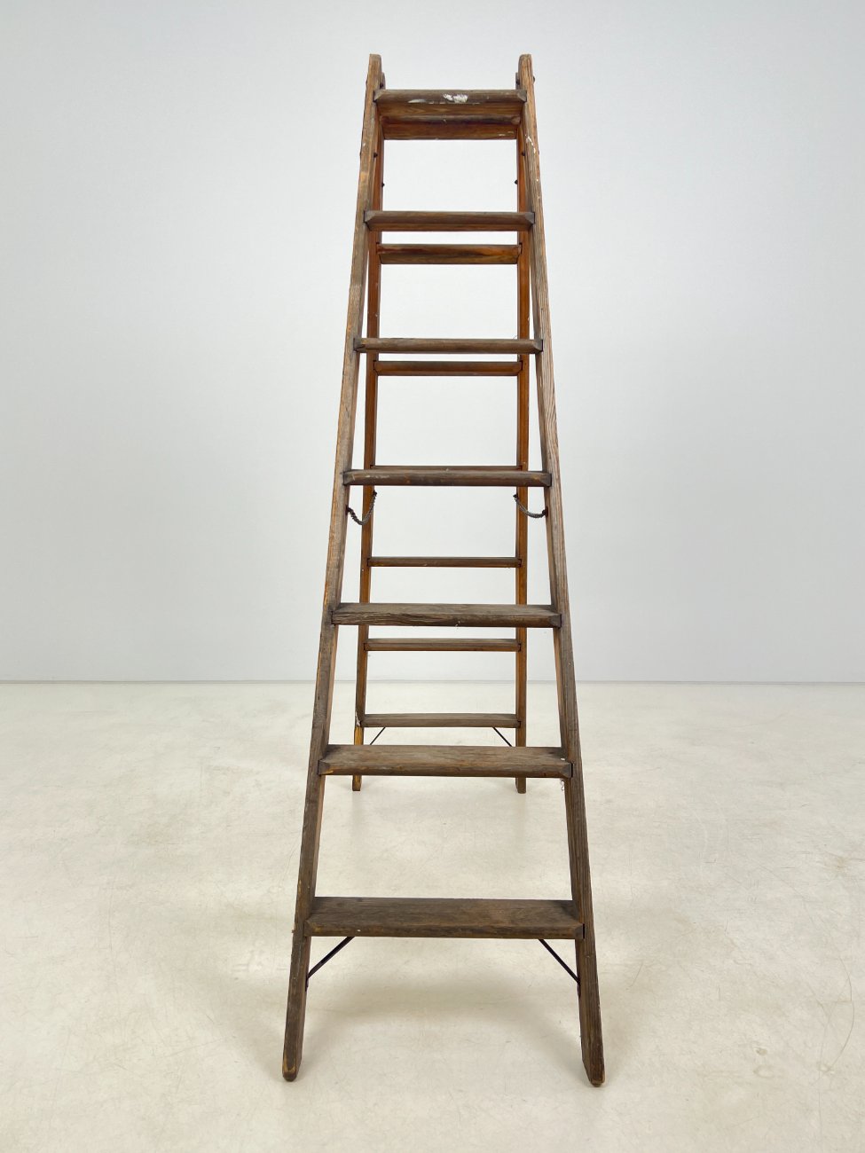 HF0398-irankiai-prietaisai-6 Vintažinės medinės dvipusės kopėčios 124x32x165 cm