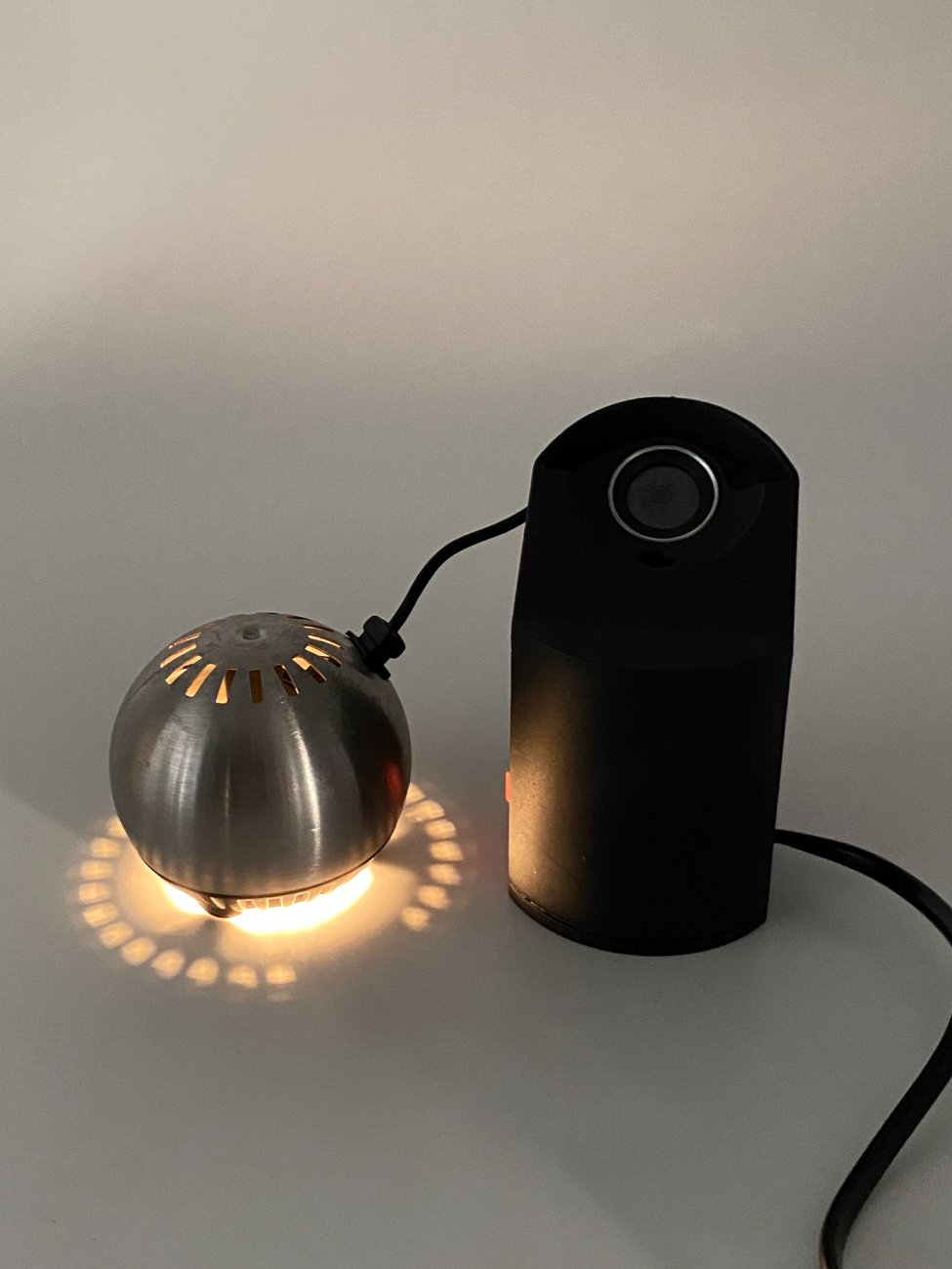 HN0371-staliniai-sviestuvai-10 Stalinis šviestuvas su magnetiniu stovu 7×6.5×15 cm