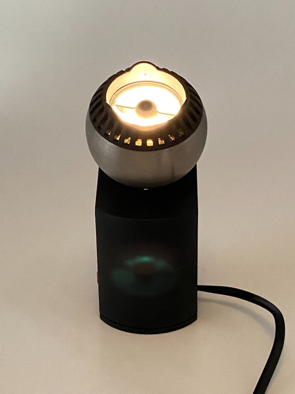 HN0371-staliniai-sviestuvai-9 Stalinis šviestuvas su magnetiniu stovu 7×6.5×15 cm