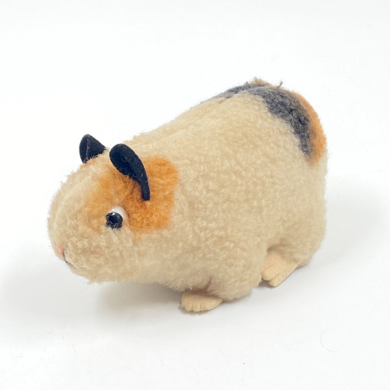 HN0414-zaislai-0 Vintažinė “Steiff” pliušinė jūrų kiaulytė 12x7x5,5 cm