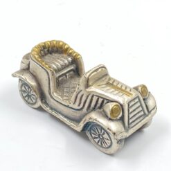 Metalinė senovinio automobilio statulėlė 6x3x2,5 cm