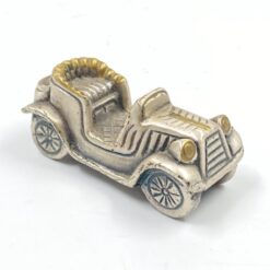 Metalinė senovinio automobilio statulėlė 6x3x2,5 cm