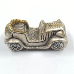 Metalinė senovinio automobilio statulėlė 6x3x2,5 cm