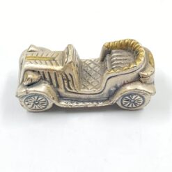 Metalinė senovinio automobilio statulėlė 6x3x2,5 cm