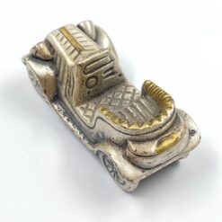 Metalinė senovinio automobilio statulėlė 6x3x2,5 cm