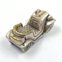 Metalinė senovinio automobilio statulėlė 6x3x2,5 cm