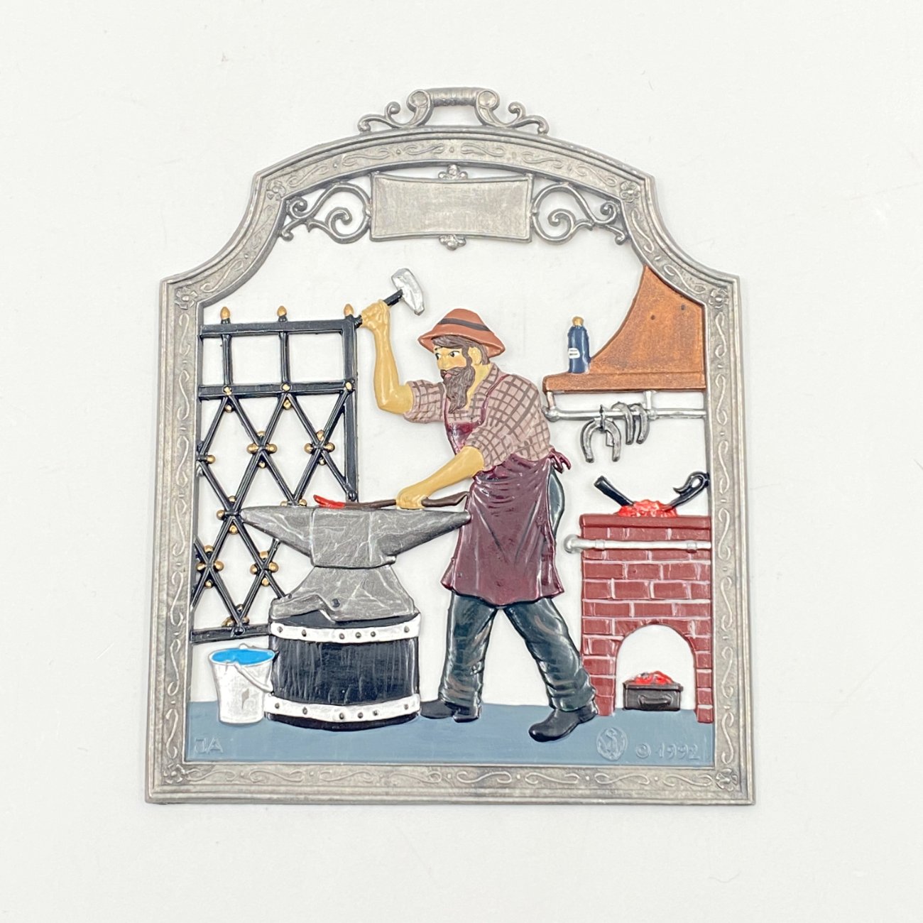 HN0468-interjero-ir-apdailos-prekes-0 Wilhelm Schweizer alavinis liejinys – dekoracija su kalviu 0,2x9x11 cm