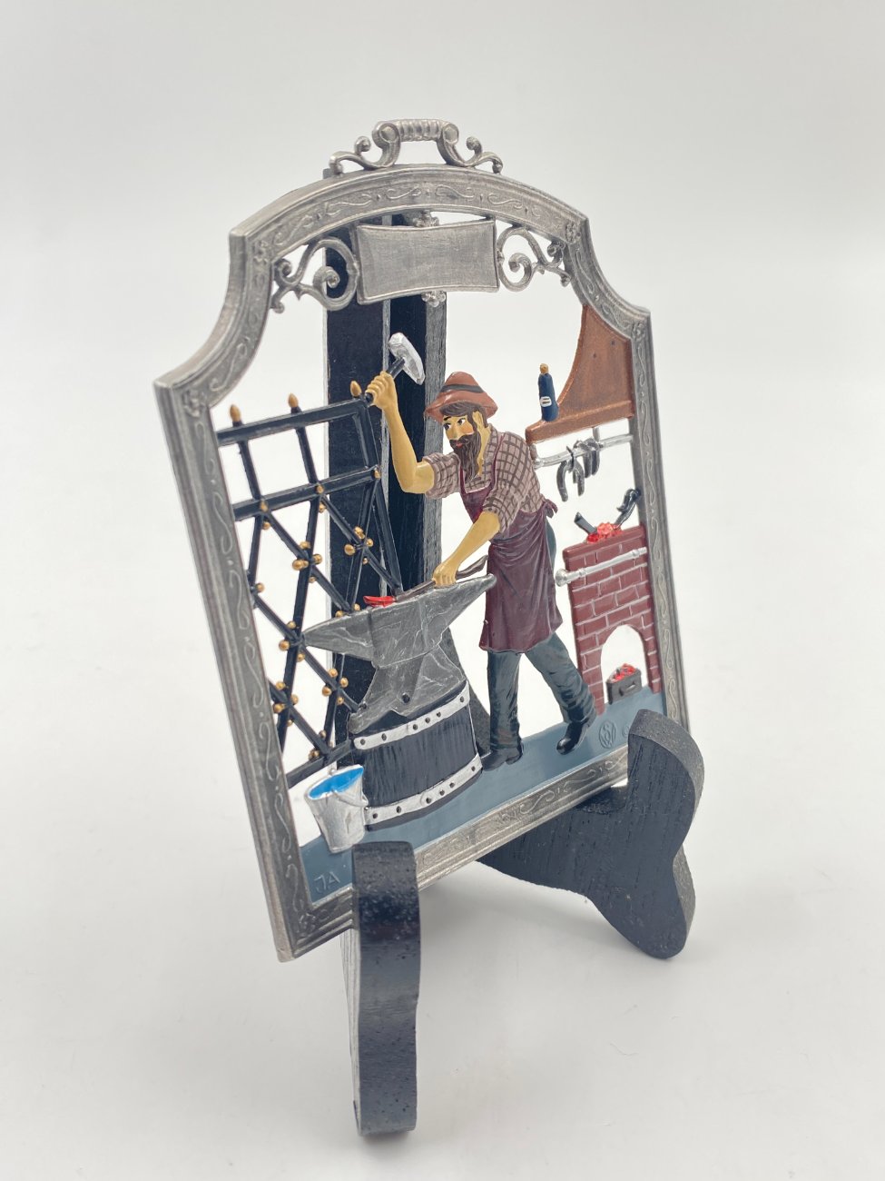 HN0468-interjero-ir-apdailos-prekes-8 Wilhelm Schweizer alavinis liejinys – dekoracija su kalviu 0,2x9x11 cm