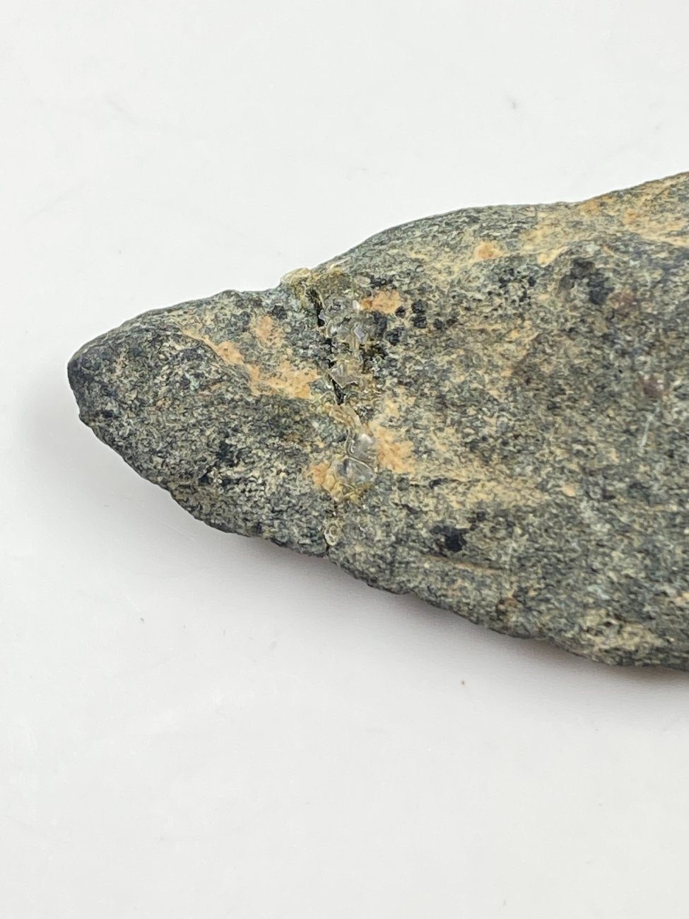 HN0481-ginklu-dalys-6 Strėlės antgalis iš akmens 1x4x9,5 cm