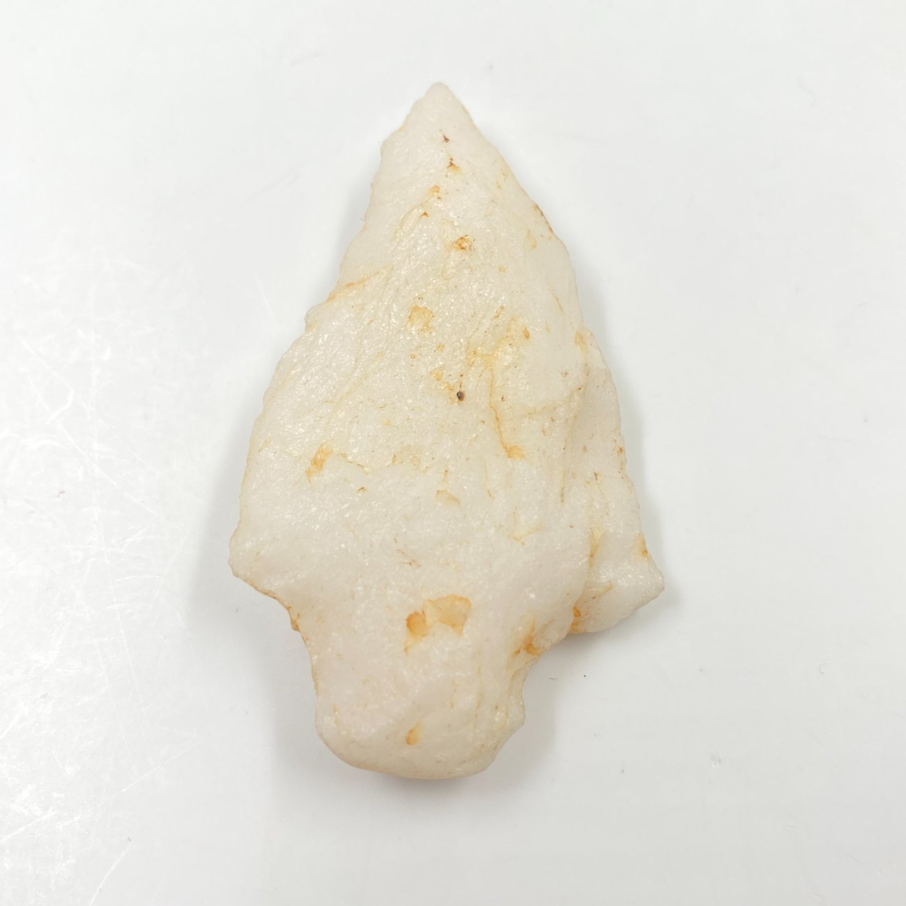 HN0482-ginklu-dalys-0 Strėlės antgalis iš akmens 1,5×3,5×6 cm