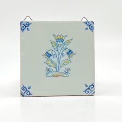 Keramikinė “Royal Tichelaar Makkum” plytelė su rankomis tapytomis gėlėmis 1x13x14 cm