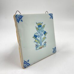 Keramikinė “Royal Tichelaar Makkum” plytelė su rankomis tapytomis gėlėmis 1x13x14 cm