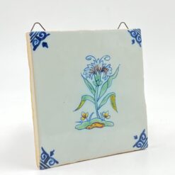 Keramikinė “Royal Tichelaar Makkum” plytelė su rankomis tapytomis gėlėmis 1x13x14 cm