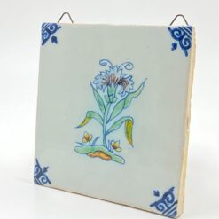 Keramikinė “Royal Tichelaar Makkum” plytelė su rankomis tapytomis gėlėmis 1x13x14 cm