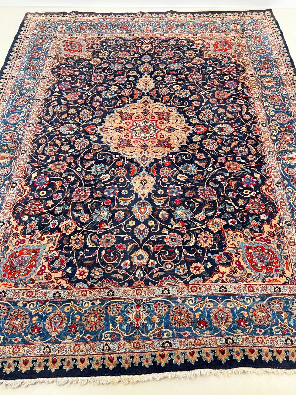 HN0521-kilimai-1 Vilnonis rankų darbo kilimas “Kashan” 390x300x1 cm