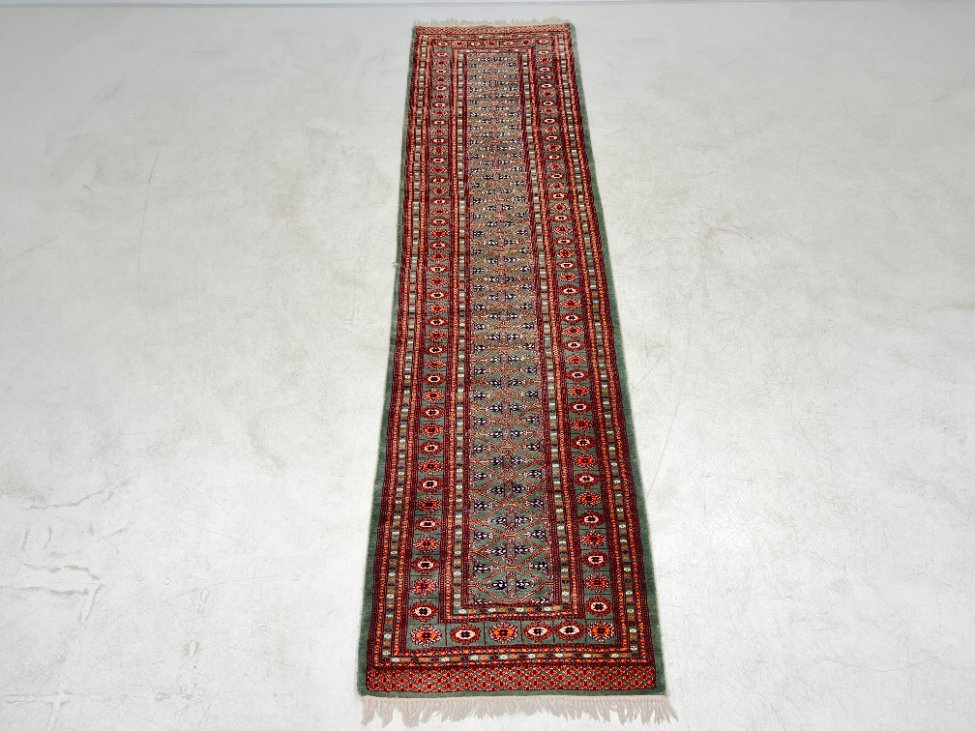 HN0546-kilimai-2 Vilnonis rankų darbo kiliminis takas “Bukhara” 313x77x0,5 cm