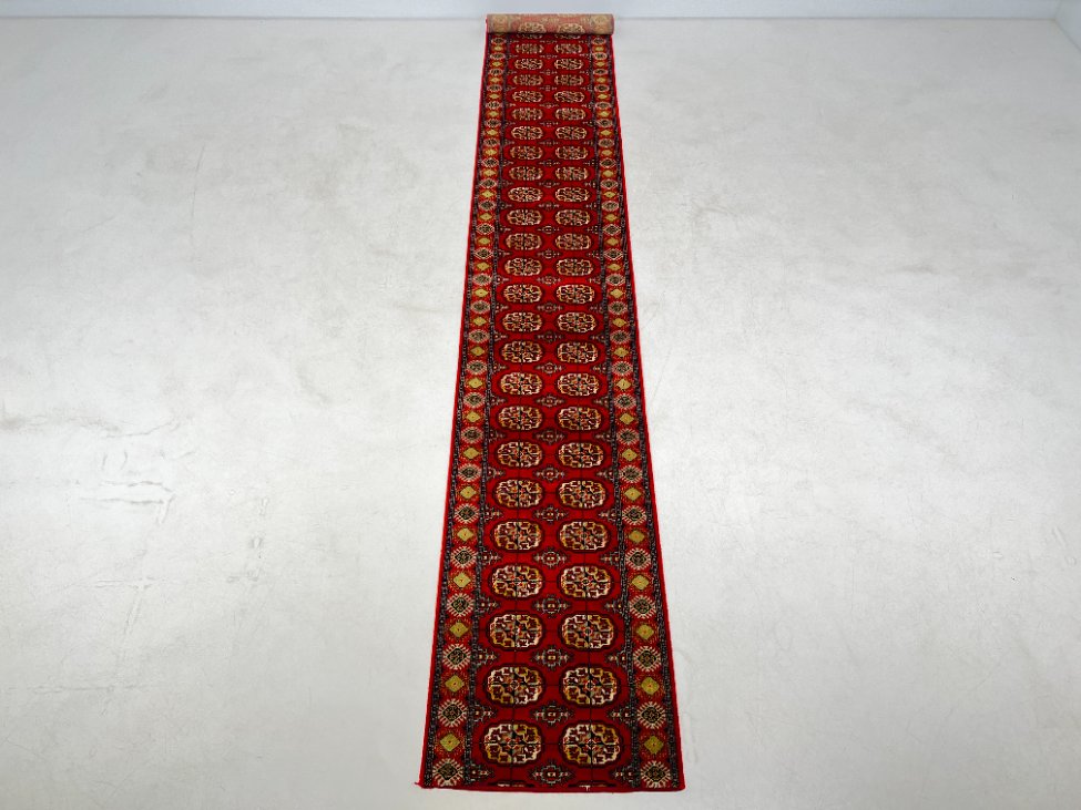 HN0558-kilimai-2 Vilnonis gamyklinis kiliminis takas “Bukhara” 446x66x0,5 cm